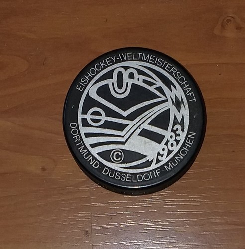 Official eishockey puck - official, eishockey-puck